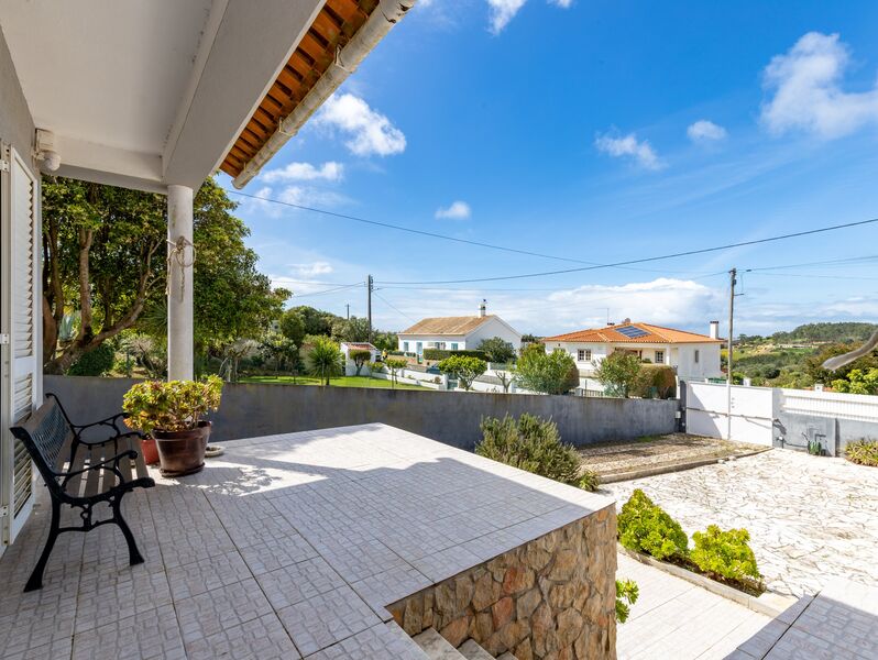 House V4 Mafra - garage, garden, attic, barbecue, air conditioning, tiled stove, equipped kitchen