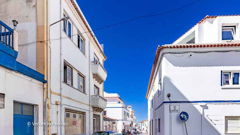 Apartamento T5 Remodelado em excelente estado Centro Ericeira Mafra - cozinha equipada, terraço