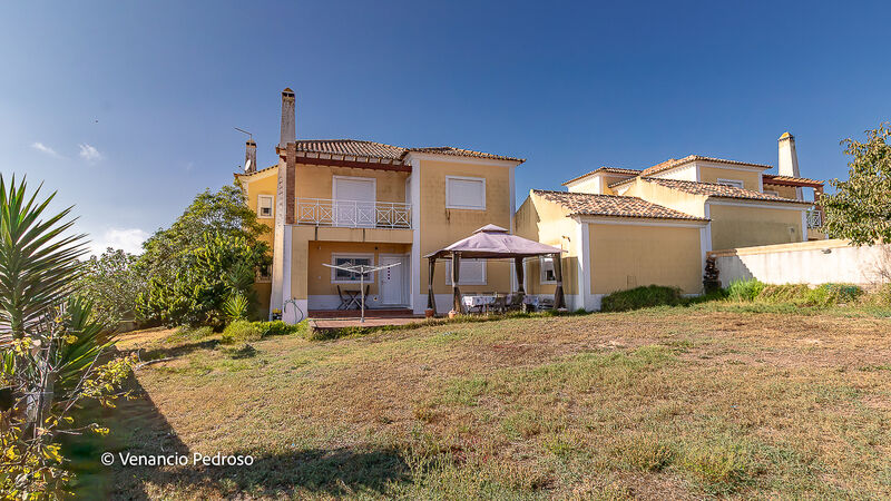 House Isolated in good condition V4 Ericeira Mafra - fireplace, garden, balconies, barbecue, swimming pool, equipped kitchen, balcony, garage, central heating