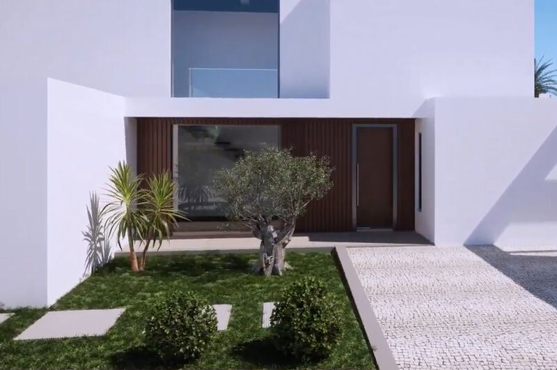 House neues V4 Ericeira Mafra - private condominium, air conditioning, garden, equipped kitchen