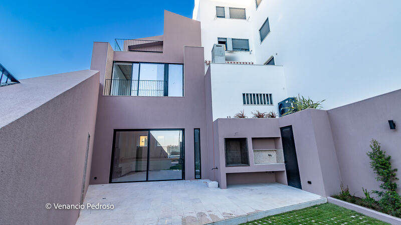 House nieuw in the center V3 Ericeira Mafra - balcony, underfloor heating, terrace, garden, barbecue, equipped kitchen