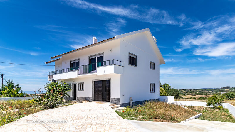 House 4 bedrooms Isolated excellent condition Sintra - garden, balcony, fireplace, garage, swimming pool