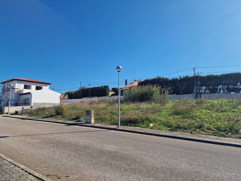 Plot of land with 432sqm Ericeira Encarnação Mafra - electricity, construction viability, garage