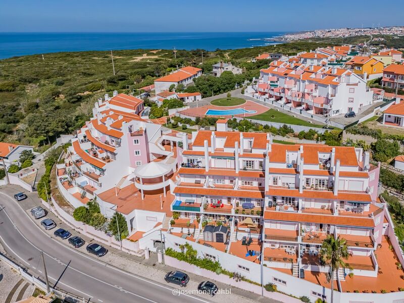 Apartamento T2 perto da praia Ericeira Mafra - terraço, varanda, mobilado, condomínio fechado, cozinha equipada, zonas verdes, vista mar, piscina, jardim, parqueamento, sótão, arrecadação, bbq, condomínio privado