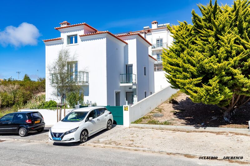 House Semidetached in urbanization 5 bedrooms Ericeira Mafra - balconies, garden, garage, attic, air conditioning, solar panels, balcony, terrace, equipped kitchen, fireplace, sea view