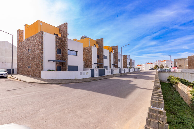 House V4 nouvelle Ericeira Mafra - garden, balcony, barbecue, sea view, air conditioning, equipped kitchen, terrace, garage, balconies