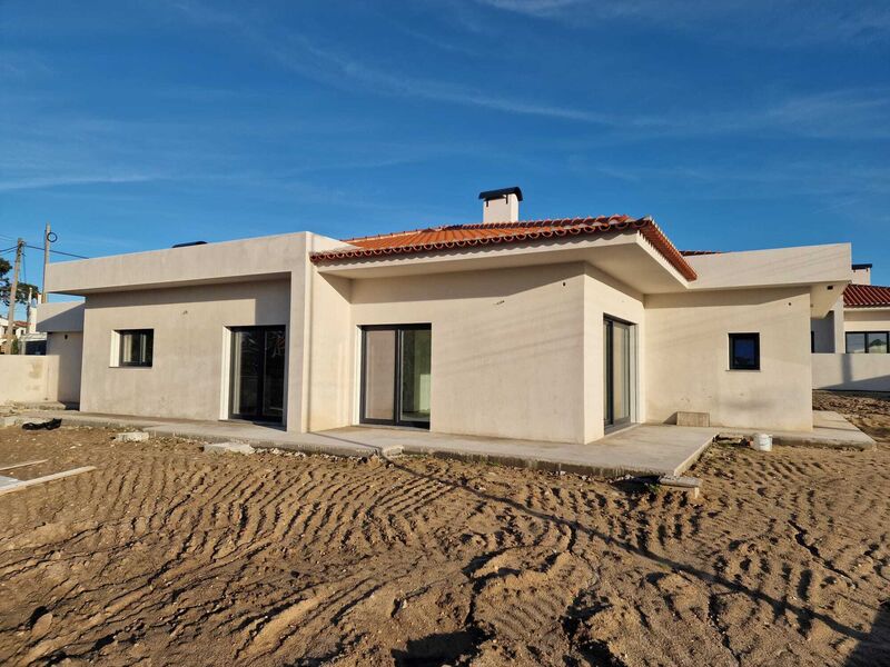 House 5 bedrooms Isolated under construction Ericeira Mafra - equipped kitchen, barbecue, fireplace, air conditioning, garden