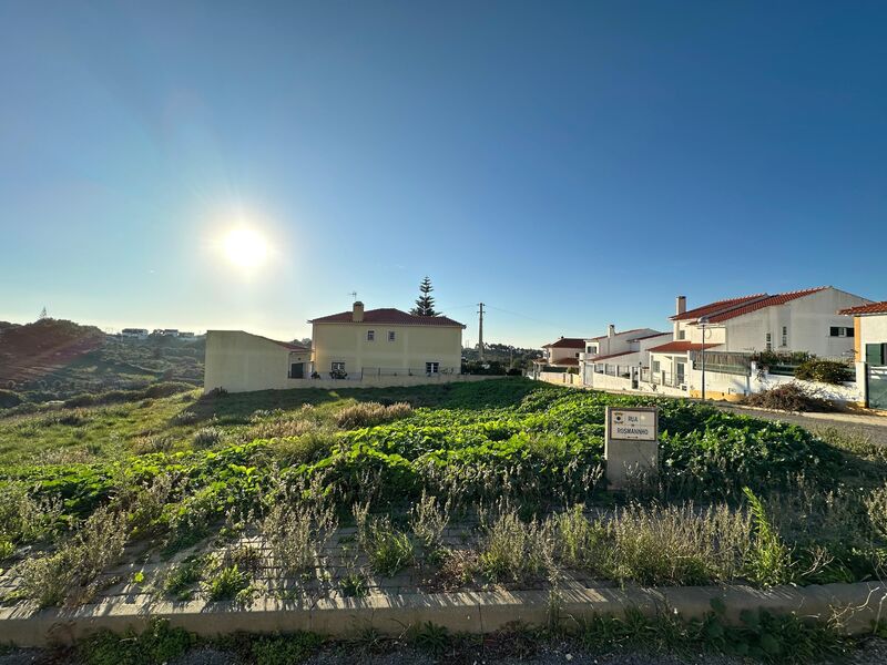 Plot of land with 713sqm Ericeira Mafra - electricity, construction viability, garage