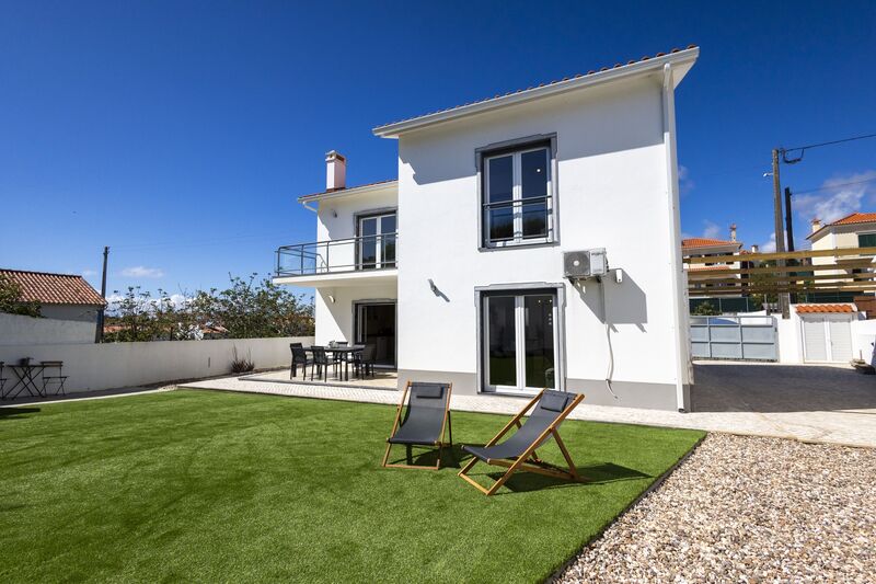 House V3 Isolated Ericeira Carvoeira Mafra - air conditioning, automatic gate, garden, double glazing, equipped kitchen, balcony