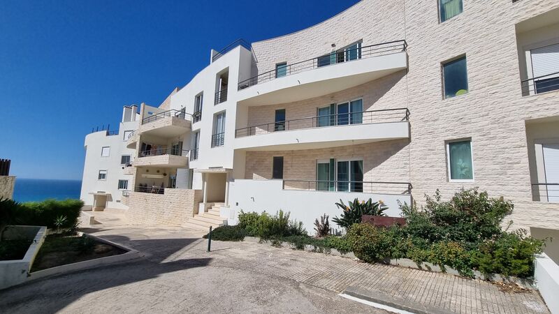 Apartamento T2 Renovado Ericeira Mafra - zona calma, cozinha equipada, lareira, arrecadação, vista mar, aquecimento central, parqueamento, varanda