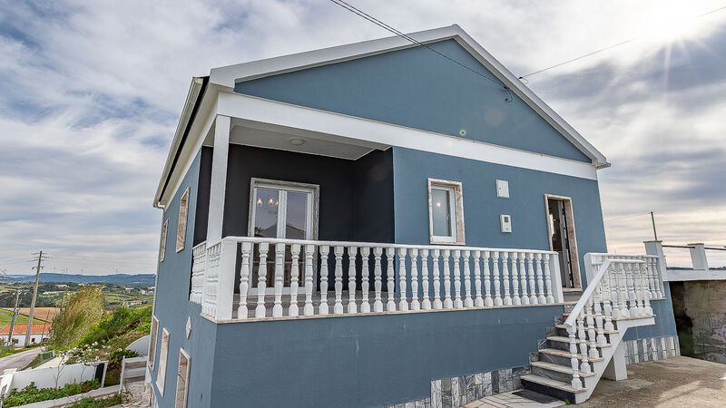 Apartamento T3 Remodelado Encarnação Mafra - cozinha equipada, terraço