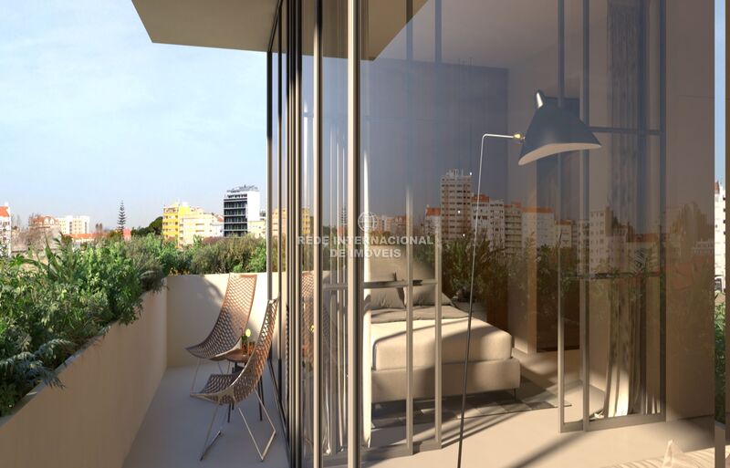 апартаменты T2 элитная в центре Amoreiras Campolide Lisboa - бассейн, экипирован, терраса, подсобное помещение, сад, веранды, веранда
