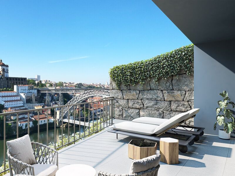 Apartment T2 in the center Baixa Bonfim Porto - air conditioning, balcony, equipped