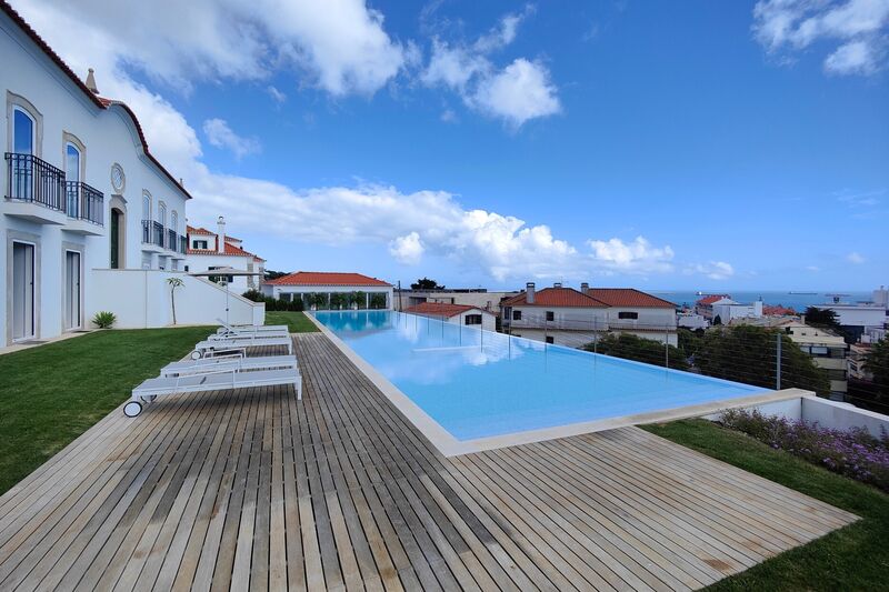 Apartamento T5 novo com vista mar Estoril Cascais - muita luz natural, piscina, arrecadação, ar condicionado, ténis, vista mar, painéis solares, condomínio privado, jardim, garagem