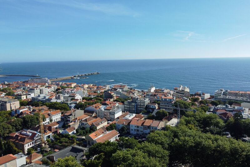 Land with 2254sqm Foz Foz do Douro Porto
