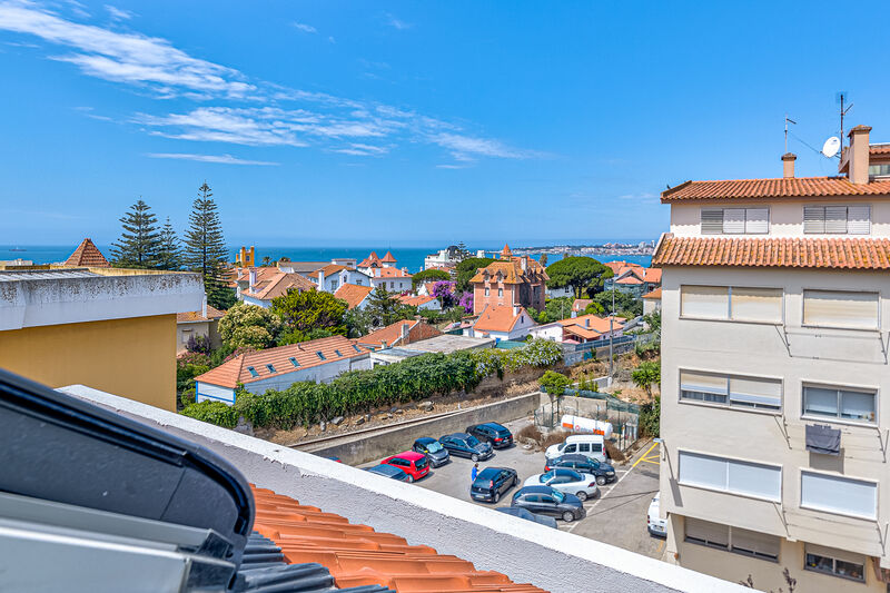Apartment sea view T4 Cascais - balconies, store room, fireplace, air conditioning, double glazing, sea view, balcony, solar panels
