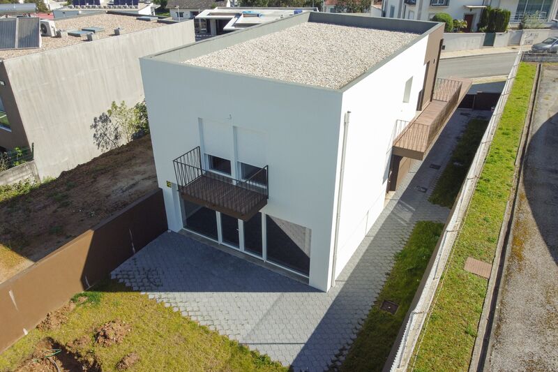 House new 3 bedrooms Carvalheiras Rio Tinto Gondomar - garden, balconies, garage, terrace, swimming pool, balcony
