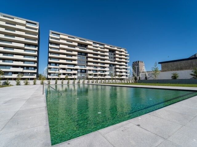 Apartamento T3 novo Exponor Matosinhos - parque infantil, ténis, piscina, terraço, condomínio privado, muita luz natural, lugar de garagem