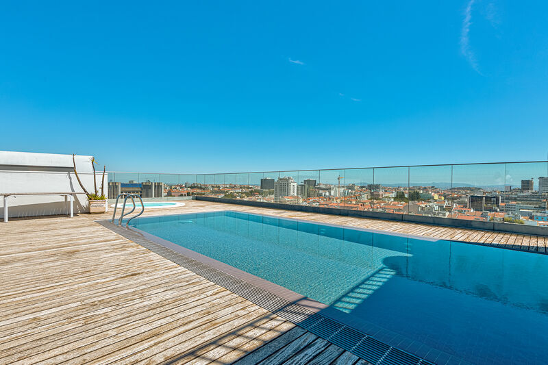 Apartment T6 Campo Pequeno  Nossa Senhora de Fátima Lisboa - parking lot, video surveillance, solar panels, boiler, balcony, garden, air conditioning, store room, fireplace, garage, balconies, swimming pool, equipped, central heating