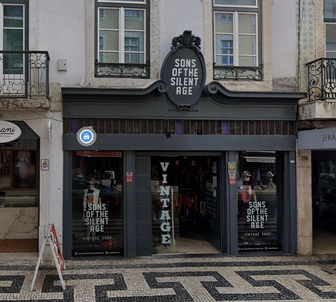 Loja Remodelada Santa Maria Maior Lisboa - excelente localização