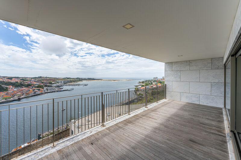 Apartamento bem localizado T4 Arrábida  Lordelo do Ouro Porto - jardim, garagem, painéis solares, banho turco, varanda, sauna