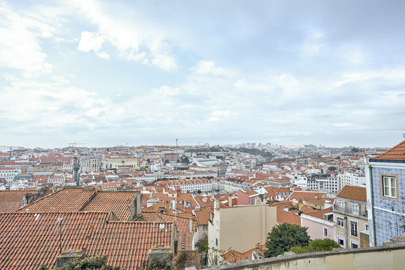 Apartamento T2 Remodelado em excelente estado Castelo São Jorge  Lisboa - ar condicionado, aquecimento central, equipado