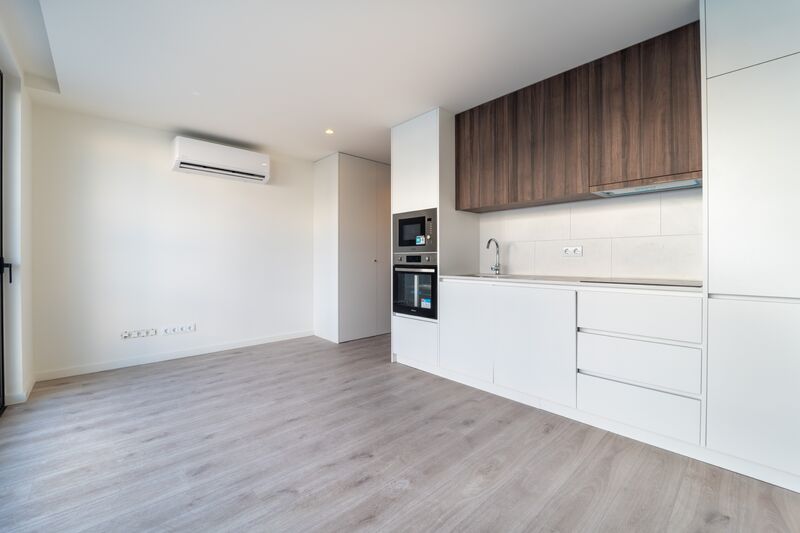 Apartamento T0 Montes Caulinos  Senhora da Hora Matosinhos - lugar de garagem, ar condicionado