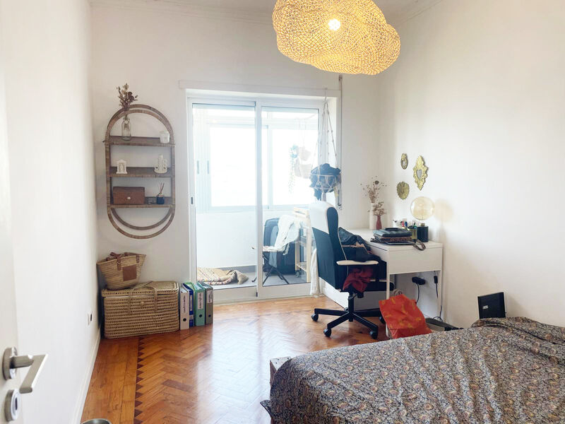 Apartment T2 Refurbished for remodeling Cacilhas Almada - balcony