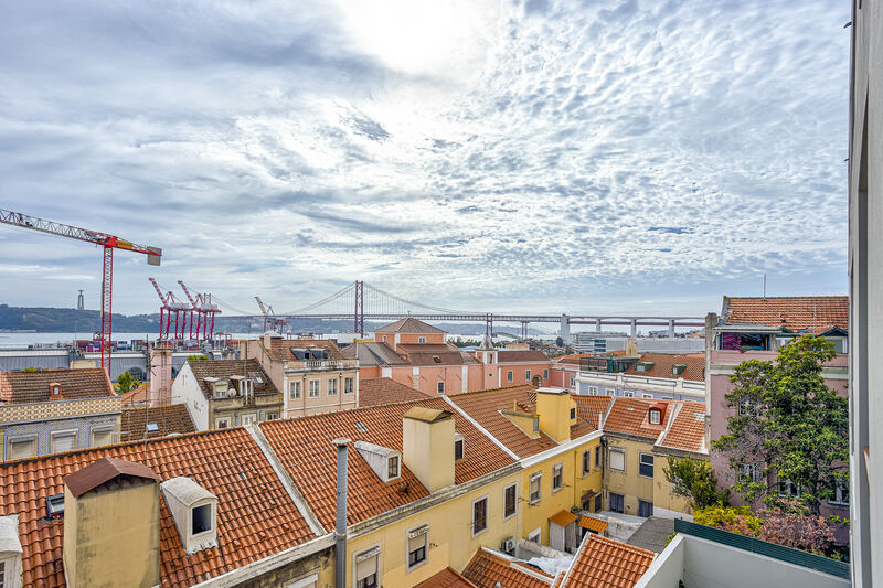 Apartment T4 nuevo Estrela  Lapa Lisboa - equipped, gardens, garden, playground, river view, gated community