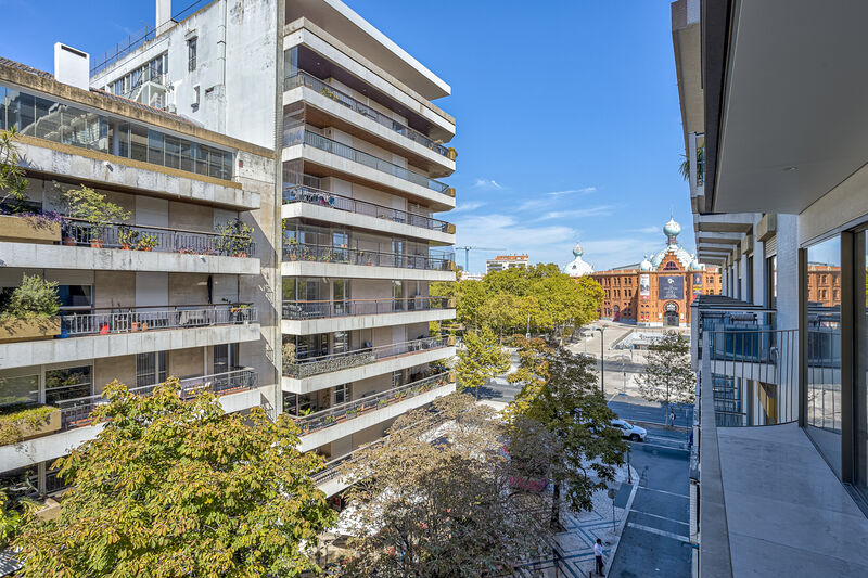 апартаменты в центре T2 Campo Pequeno  Nossa Senhora de Fátima Lisboa - веранды, веранда, подсобное помещение, зеленые зоны, сады