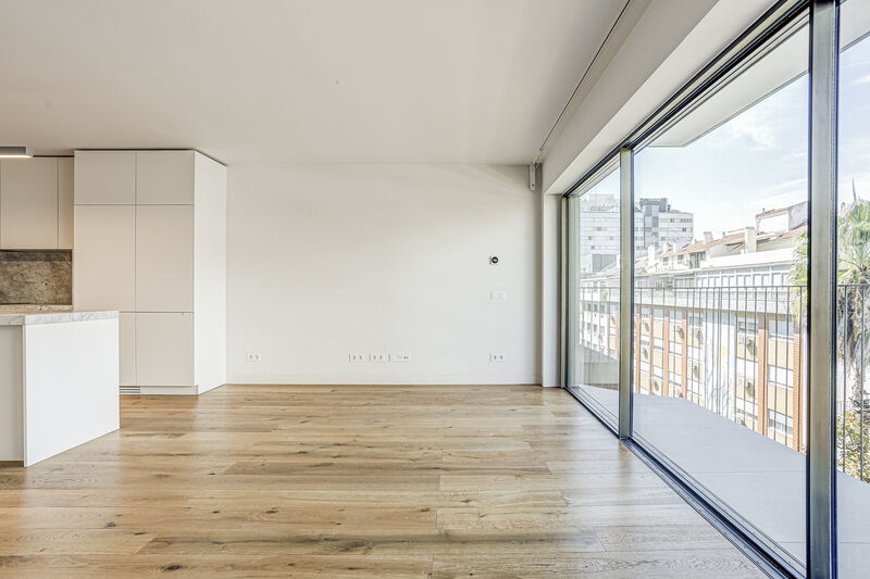 Apartment in the center T1 Campo Pequeno  Nossa Senhora de Fátima Lisboa - green areas, balcony, balconies, gardens, store room