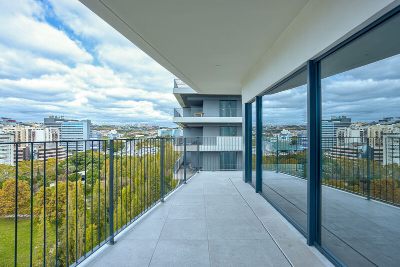 Apartment T3 nouvel Algés  Oeiras - balconies, store room, radiant floor, balcony, double glazing, air conditioning, swimming pool