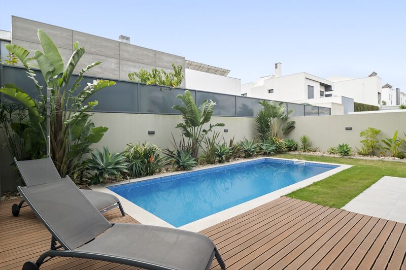 Moradia V3 Carcavelos Cascais - jardim, piscina, ar condicionado