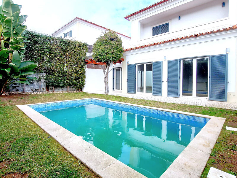 House 4 bedrooms Bicesse Alcabideche Cascais - equipped kitchen, double glazing, central heating, swimming pool, garden, garage, terrace, private condominium