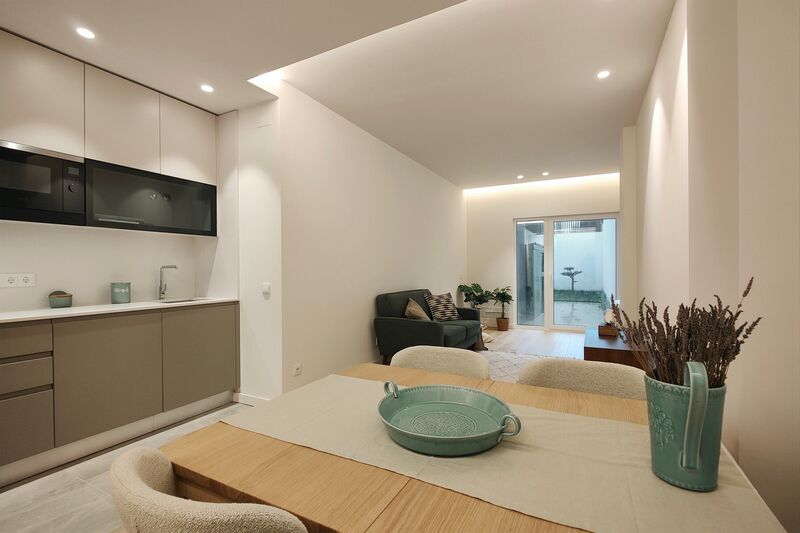 Apartment 1 bedrooms new Campo Pequeno  São João de Deus Lisboa - double glazing, thermal insulation, kitchen, furnished, garden, solar panels, equipped