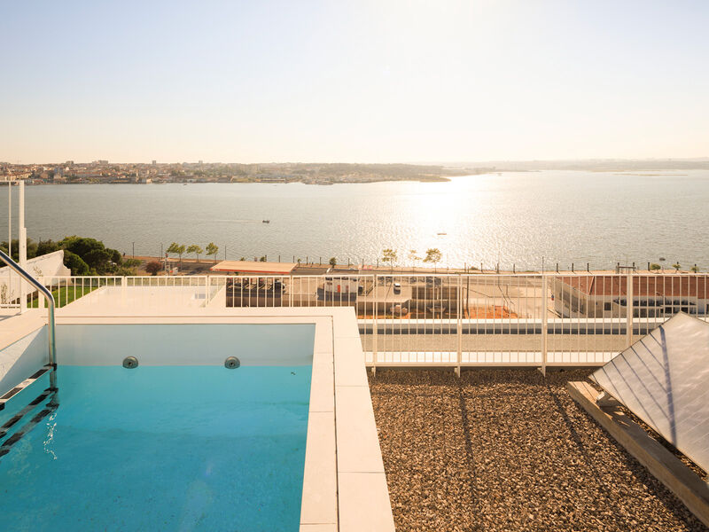 Apartment new 3 bedrooms Seixal - condominium, balconies, terrace, store room, air conditioning, garage, swimming pool, balcony, garden, terraces, playground