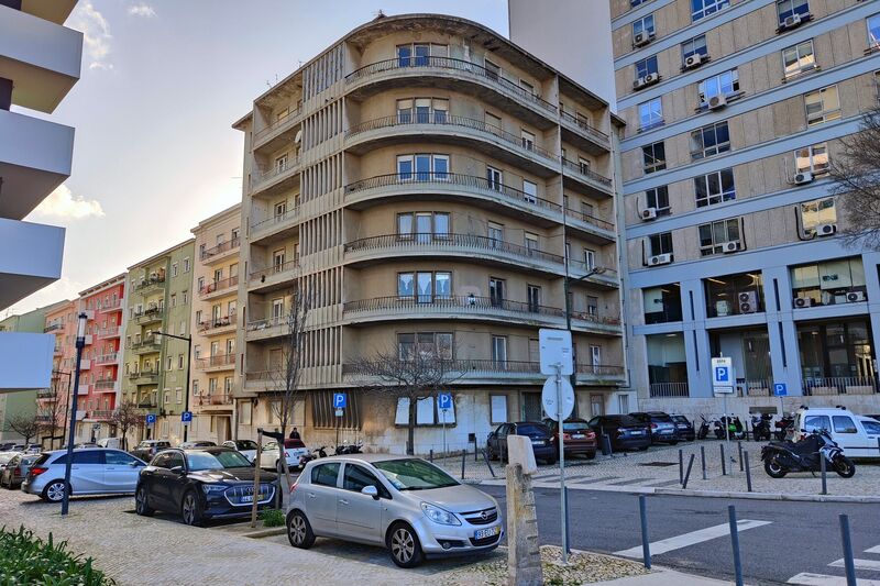 Apartamento T0 no centro Campolide Lisboa