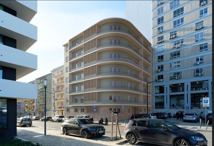 Apartamento para remodelar T1 Campolide Lisboa