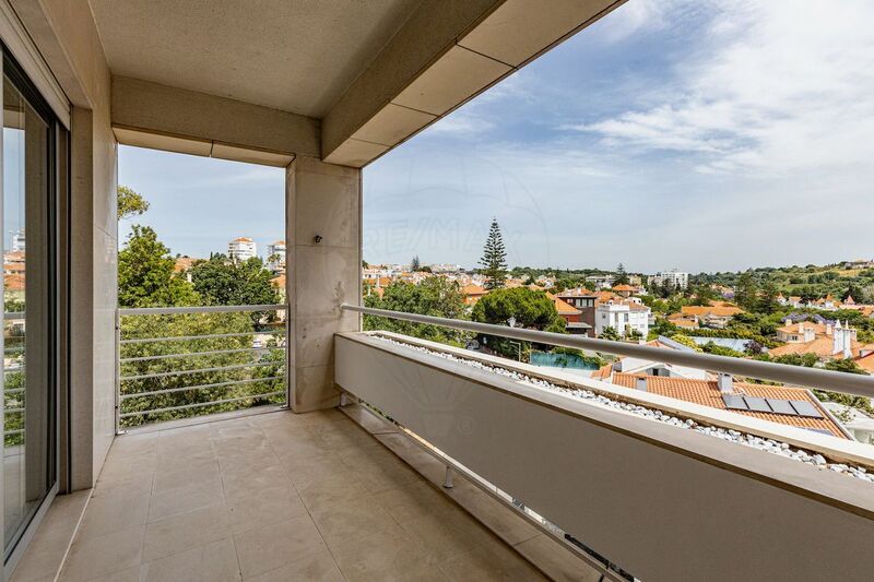 апартаменты T5 Alvalade Lisboa - термоизоляция, двойные стекла, подсобное помещение, система кондиционирования, веранды, веранда
