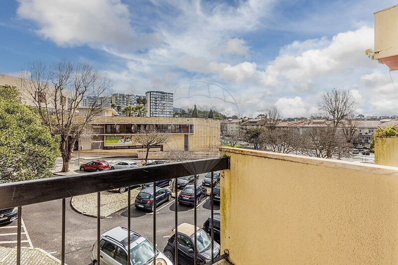 Apartment T3 Oeiras - balcony, marquee, 2nd floor