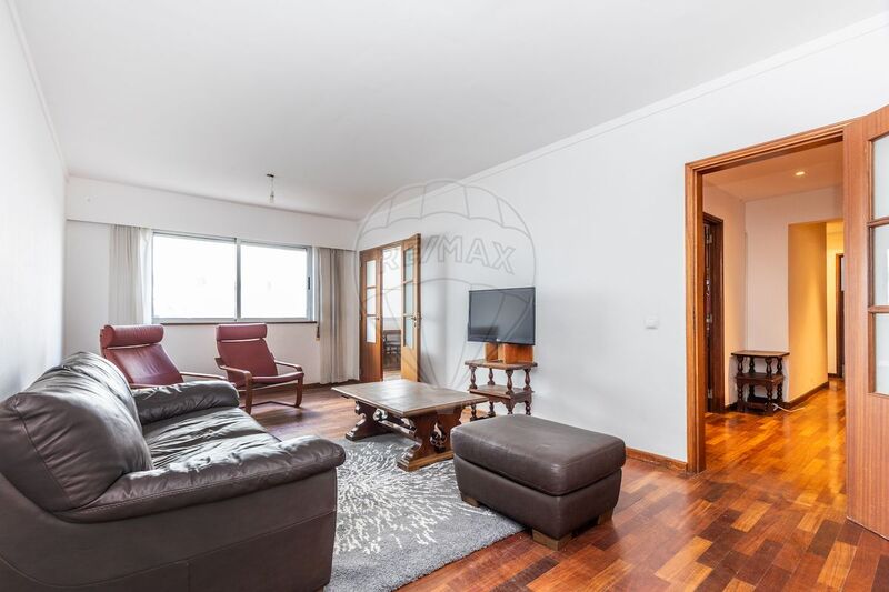 Apartment T2 Lumiar Lisboa - ,