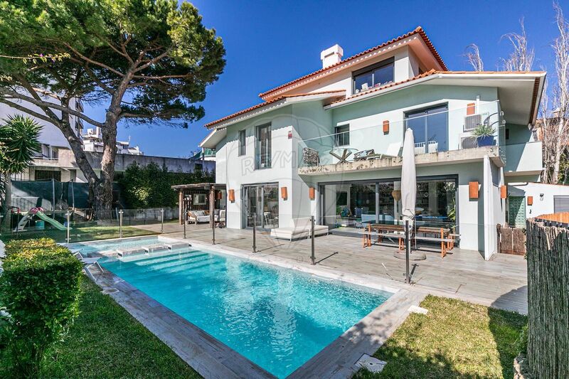 House near the center V4 Cascais - garden, plenty of natural light, swimming pool, air conditioning, terrace, double glazing, attic, fireplace