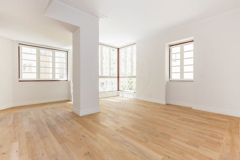 Apartment 2 bedrooms Renovated Avenidas Novas Lisboa - sound insulation, double glazing, 2nd floor