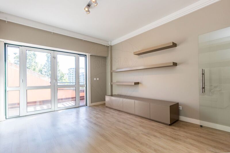 Apartment T2 Lumiar Lisboa - , , ,