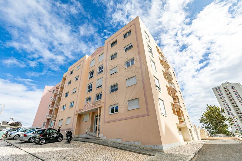 Apartment T3 excellent condition Cascais - central heating, fireplace, store room, equipped, parking lot, balcony, air conditioning