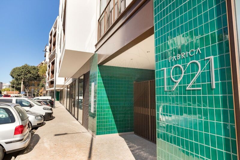 Apartamento novo T1 Benfica Lisboa - arrecadação, equipado, terraço, lugar de garagem, zonas verdes, piscina, parque infantil, ar condicionado