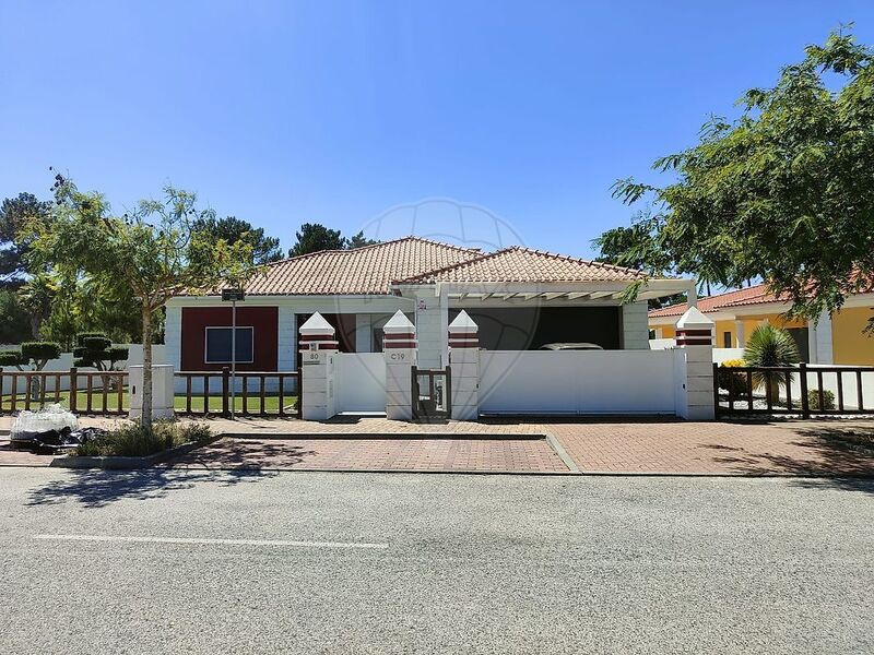 House Typical in the field V4 Samora Correia Benavente - fireplace, swimming pool, solar panels, air conditioning, equipped kitchen, automatic irrigation system