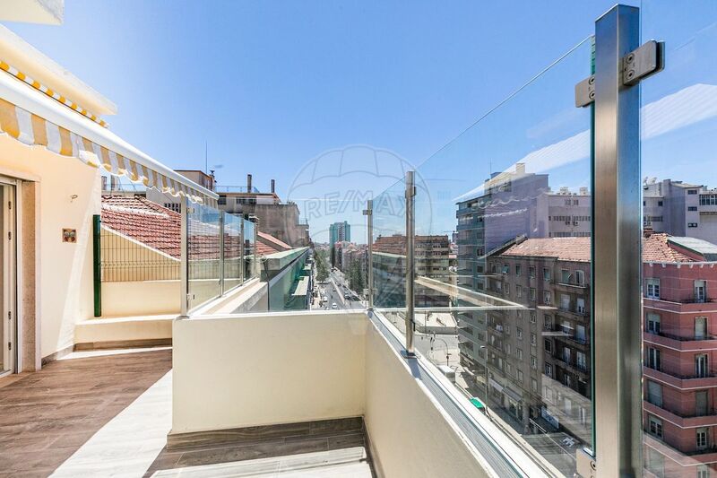 Apartment Renovated T3 Alvalade Lisboa - fireplace, garage, terrace, air conditioning, garden