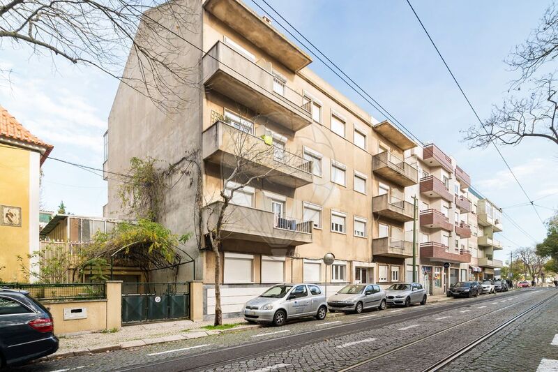 Apartamento T2 Remodelado Belém Lisboa - muita luz natural, cozinha equipada, jardins