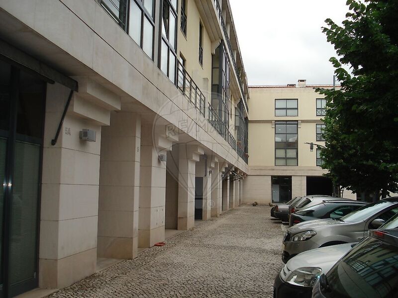 Office Modern Campolide Lisboa - air conditioning, meeting rooms, garage